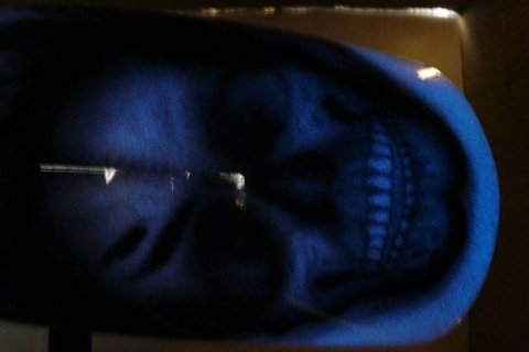 Speziallack, der sich erst im Dunkeln zeigt.