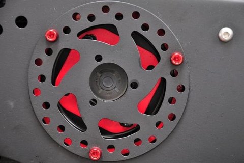 Produktion von Abdeckungen + Halterungen für ein Buell-Styling